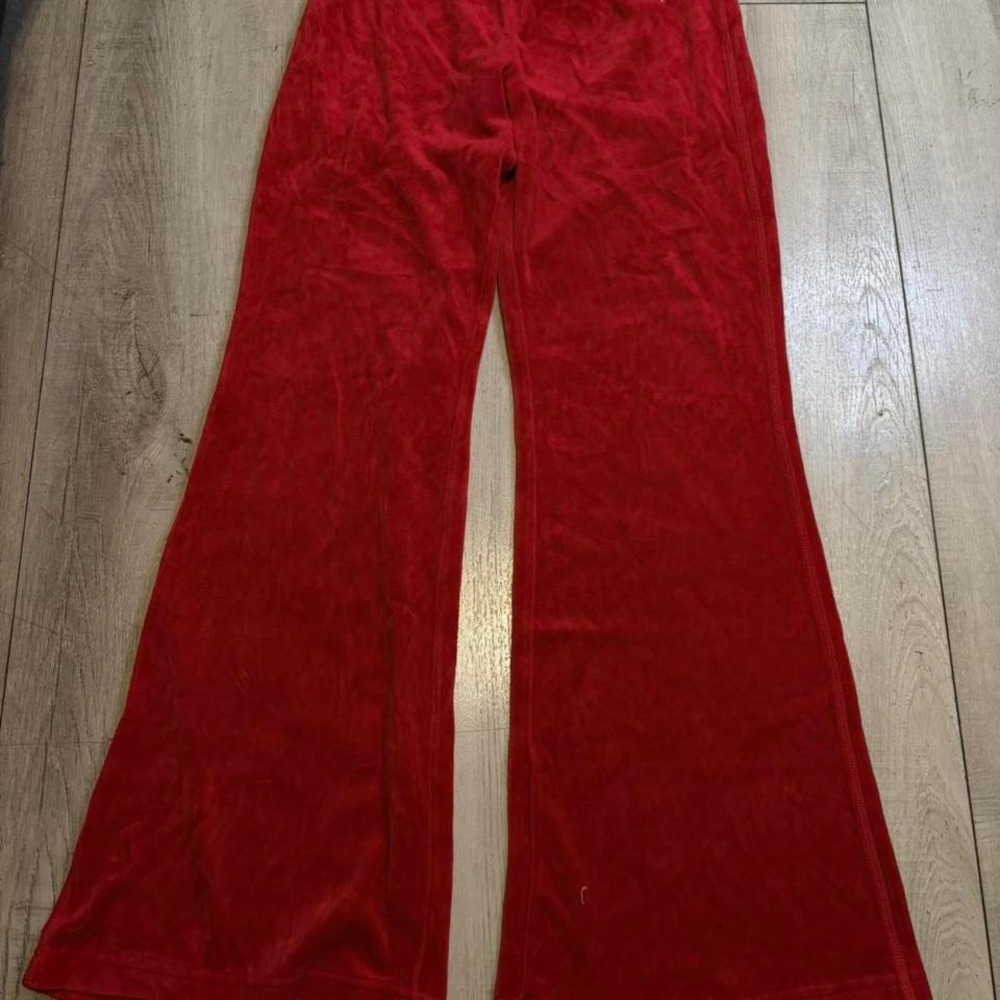Forever 21 red velour flare pants women's Size‎ M